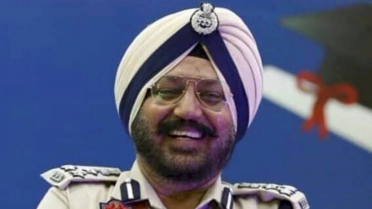 पंजाब के डीआईजी लखमिंदर सिंह जाखड़ ने किसानों के समर्थन में दिया इस्तीफा पंजाब के डीआईजी लखमिंदर सिंह जाखड़ ने किसानों के समर्थन में दिया इस्तीफा