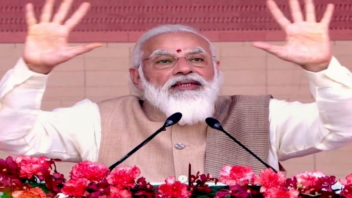 प्रधानमंत्री नरेंद्र मोदी ने कहा, हम किसानों की मदद कर रहे हैं, विपक्ष गुमराह कर रहा है प्रधानमंत्री नरेंद्र मोदी ने कहा, हम किसानों की मदद कर रहे हैं, विपक्ष गुमराह कर रहा है