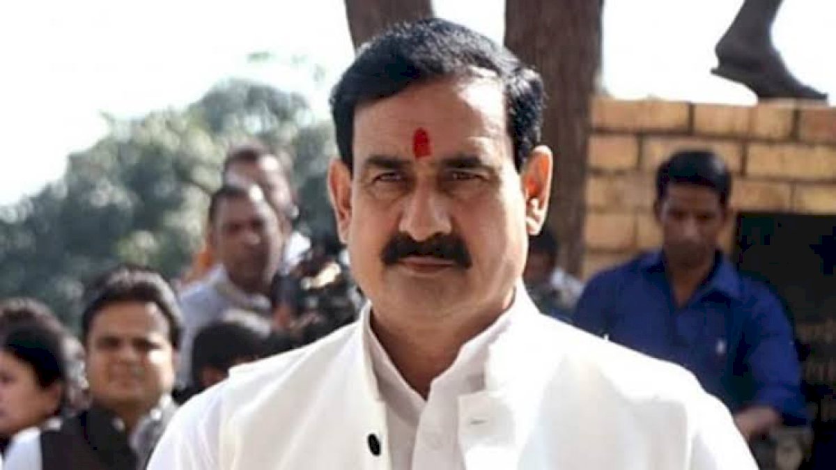 Narottam Mishra: ममता के खिलाफ एमपी से पश्चिम बंगाल भेजेंगे बांग्ला भाषी लोगों की स्पेशल ट्रेन Narottam Mishra: ममता के खिलाफ एमपी से पश्चिम बंगाल भेजेंगे बांग्ला भाषी लोगों की स्पेशल ट्रेन