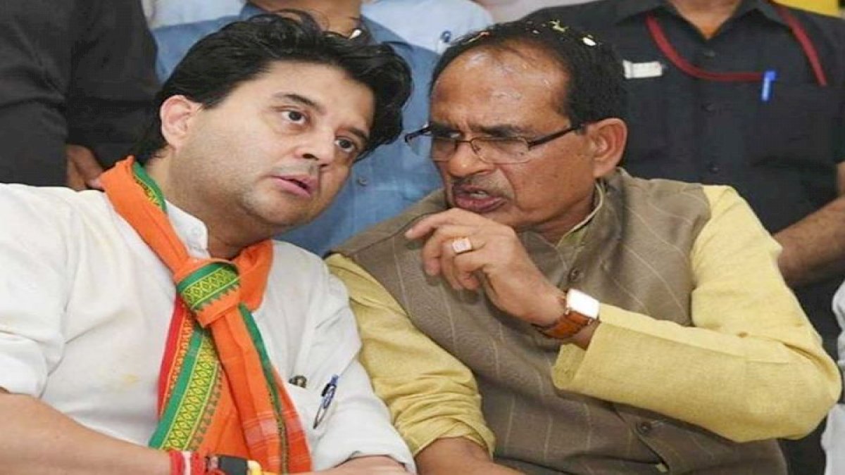 शिवराज के बयान से बढ़ी सिंधिया समर्थकों की बेचैनी, मंत्री संभालेंगे निगम मंडल तो कैसे होगा एडजस्टमेंट शिवराज के बयान से बढ़ी सिंधिया समर्थकों की बेचैनी, मंत्री संभालेंगे निगम मंडल तो कैसे होगा एडजस्टमेंट