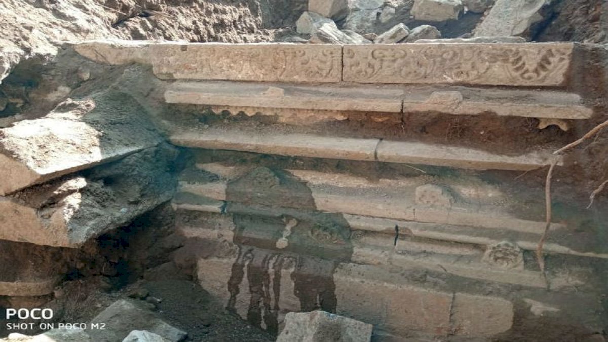 महाकालेश्वर मंदिर परिसर में खुदाई के दौरान मिले परमार कालीन अवशेष महाकालेश्वर मंदिर परिसर में खुदाई के दौरान मिले परमार कालीन अवशेष