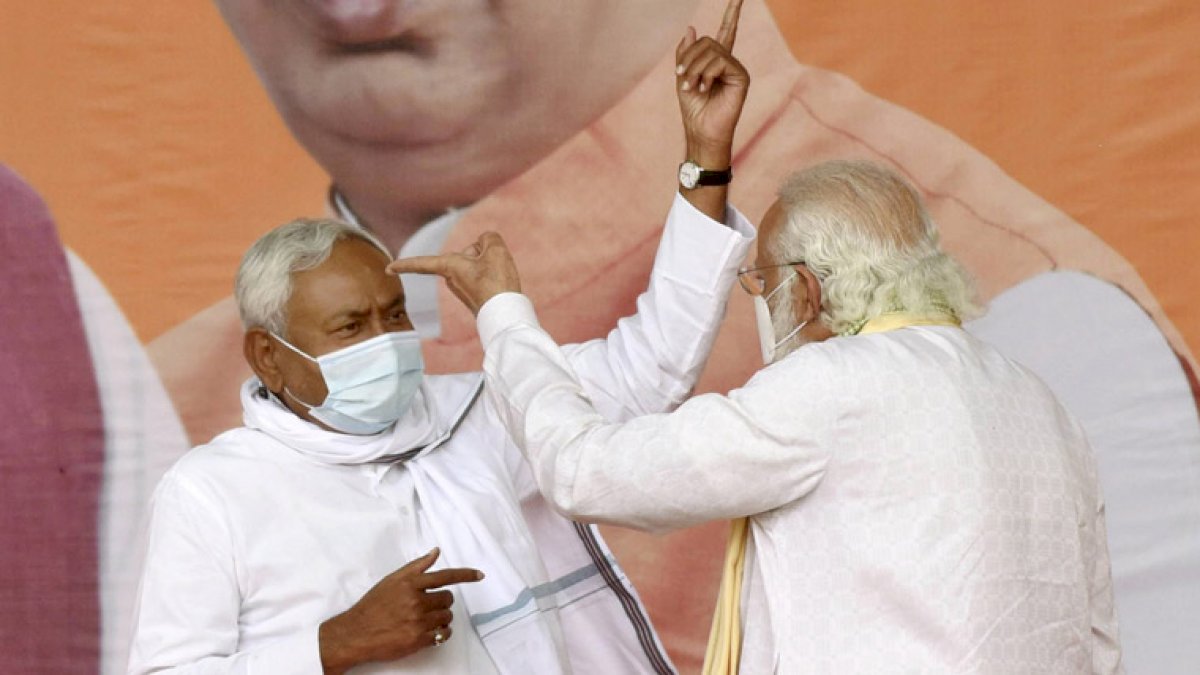 बिहार में साथ-अरुणाचल में घात, नीतीश के 6 विधायक तोड़कर बीजेपी ने दिया संदेश बिहार में साथ-अरुणाचल में घात, नीतीश के 6 विधायक तोड़कर बीजेपी ने दिया संदेश