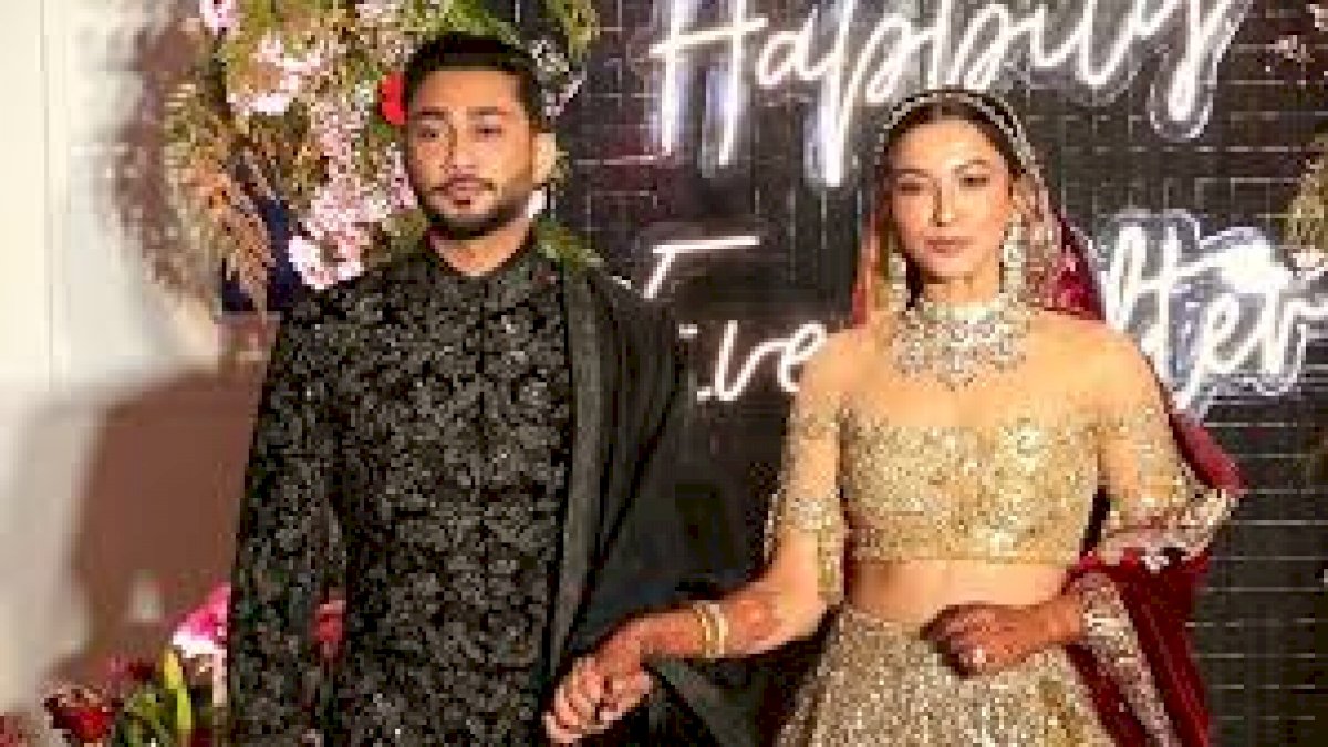 Gauahar- Zaid Weeding: निकाह के बाद रिसेप्शन में भी गौहर का लुक रहा अमेजिंग Gauahar- Zaid Weeding: निकाह के बाद रिसेप्शन में भी गौहर का लुक रहा अमेजिंग