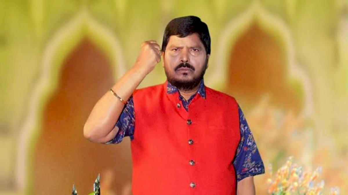 Ramdas Athawale: नो कोरोना बोलिए और वायरस को भगाइए, मोदी के मंत्री का अनूठा मंत्र Ramdas Athawale: नो कोरोना बोलिए और वायरस को भगाइए, मोदी के मंत्री का अनूठा मंत्र