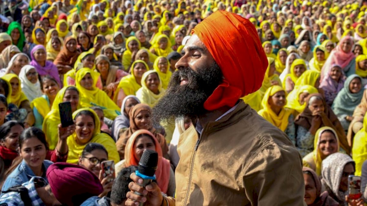 किसान कल दोपहर 2 बजे सरकार से वार्ता को तैयार, अभी अमित शाह के साथ बैठक कर रहे हैं कृषि मंत्री किसान कल दोपहर 2 बजे सरकार से वार्ता को तैयार, अभी अमित शाह के साथ बैठक कर रहे हैं कृषि मंत्री