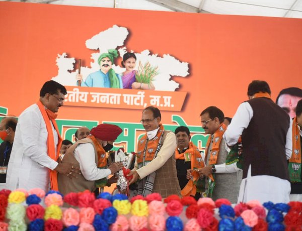 Photo Courtesy: Twitter Photo Courtesy: Twitter