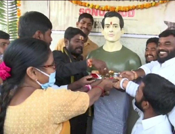 Photo Courtesy : Twitter Photo Courtesy : Twitter