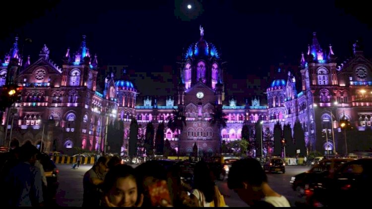मुंबई के छत्रपति शिवाजी टर्मिनस की शानदार सजावट