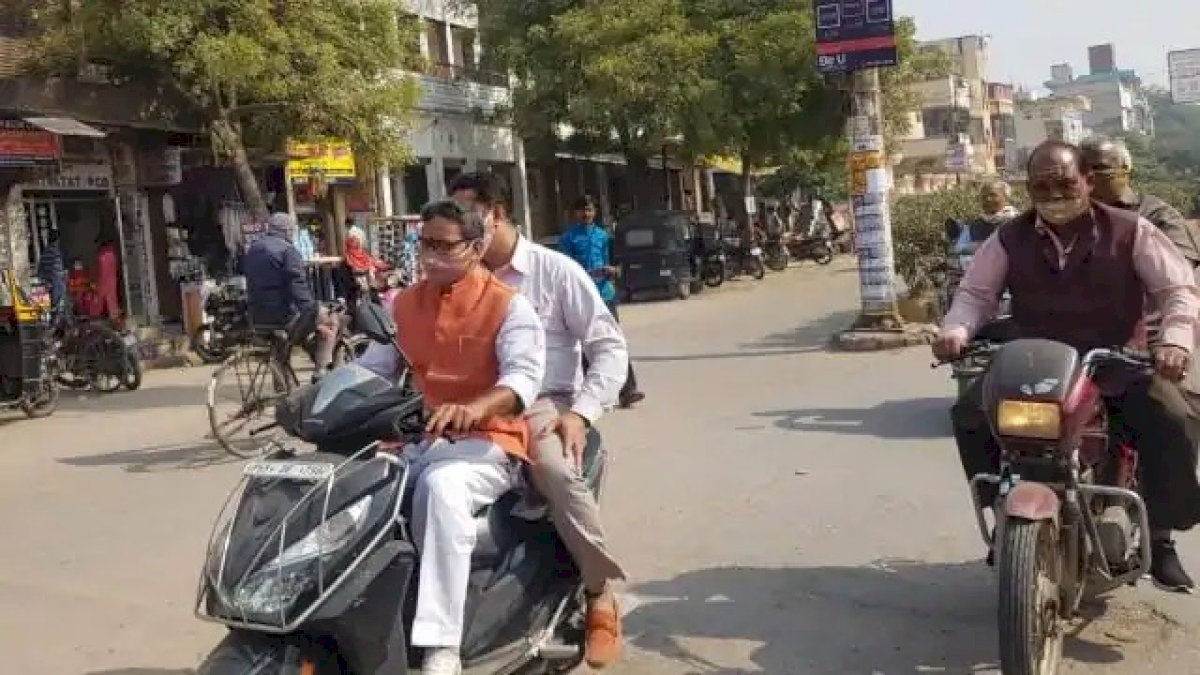 उत्तर प्रदेश की पुलिस अपने मंत्री को नहीं पहचानती उत्तर प्रदेश की पुलिस अपने मंत्री को नहीं पहचानती