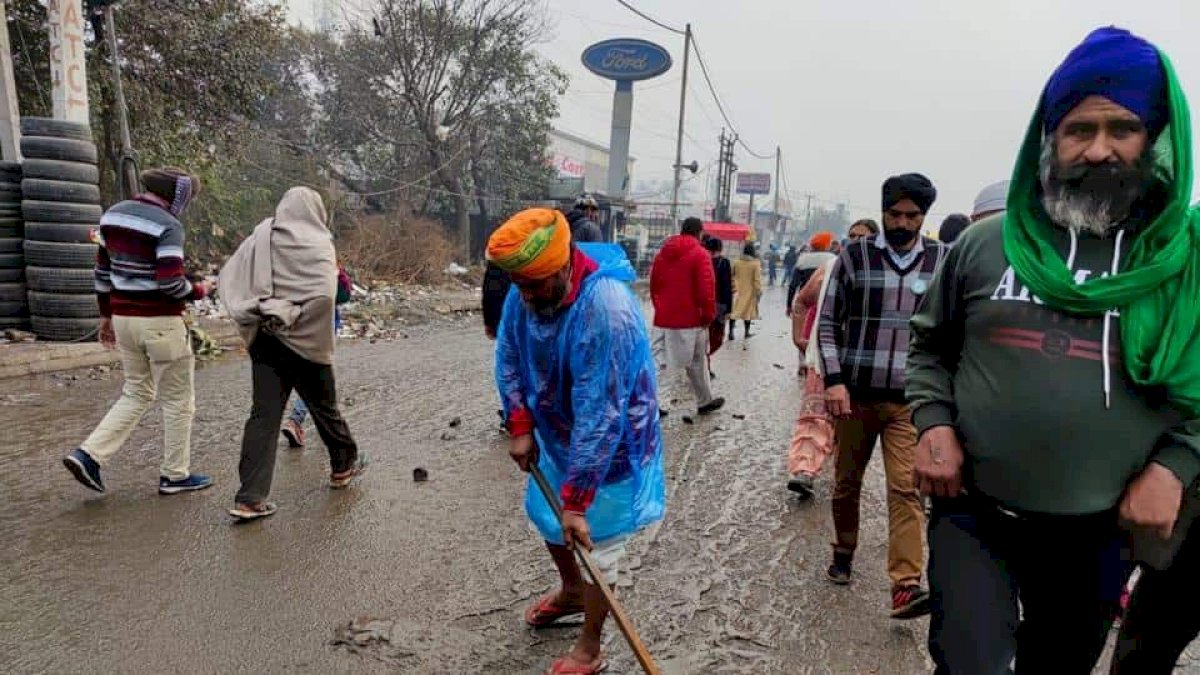 क्या सत्ता की अंतरात्मा पर दस्तक दे पाएंगी सर्दी में भीगते अन्नदाता की तस्वीरें क्या सत्ता की अंतरात्मा पर दस्तक दे पाएंगी सर्दी में भीगते अन्नदाता की तस्वीरें