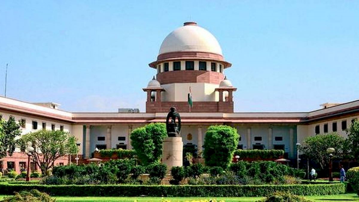 काले कोट में होने से जीवन अधिक कीमती नहीं हो जाता, वकीलों के परिजनों को मुआवजा देने की याचिका SC में खारिज काले कोट में होने से जीवन अधिक कीमती नहीं हो जाता, वकीलों के परिजनों को मुआवजा देने की याचिका SC में खारिज