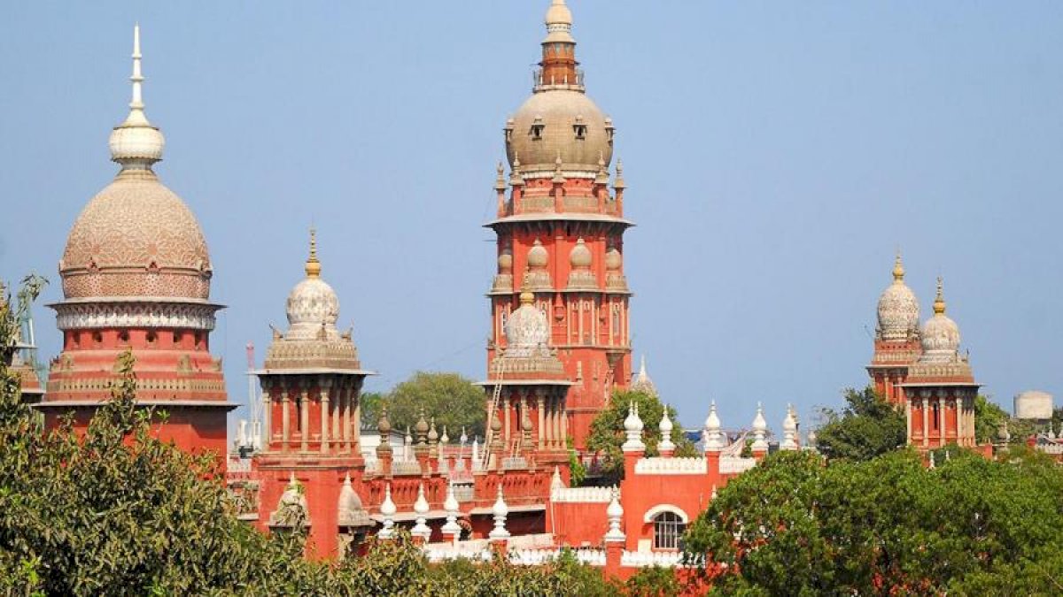 Madras High Court: धार्मिक रीति-रिवाज़ों के पालन का अधिकार जीवन के अधिकार से बड़ा नहीं Madras High Court: धार्मिक रीति-रिवाज़ों के पालन का अधिकार जीवन के अधिकार से बड़ा नहीं