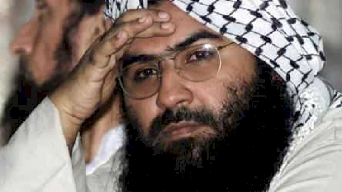 आतंकवादी मसूद अजहर के नाम पाकिस्तानी कोर्ट का गिरफ्तारी वारंट, टेरर फंडिंग का आरोप आतंकवादी मसूद अजहर के नाम पाकिस्तानी कोर्ट का गिरफ्तारी वारंट, टेरर फंडिंग का आरोप