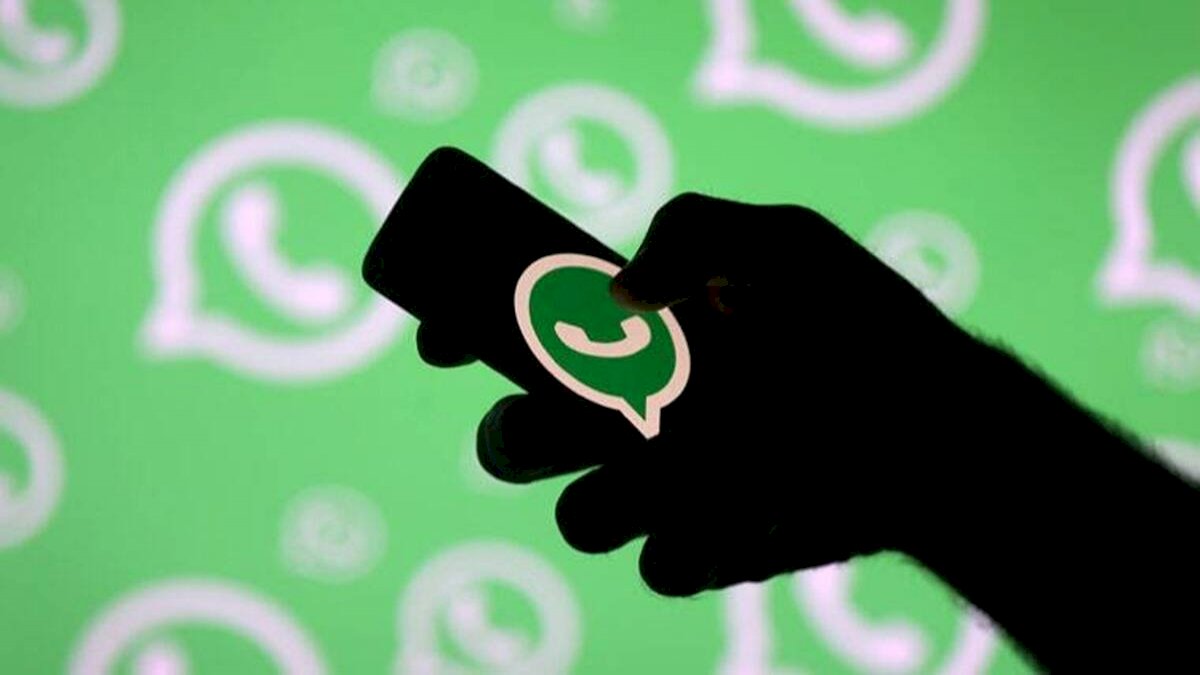 नई प्राइवेसी पॉलिसी पर WhatsApp की सफाई, कहा, प्राइवेट मैसेज नहीं पढ़ सकती कंपनी नई प्राइवेसी पॉलिसी पर WhatsApp की सफाई, कहा, प्राइवेट मैसेज नहीं पढ़ सकती कंपनी