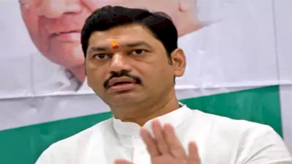 महाराष्ट्र के मंत्री धनंजय मुंडे पर गायिका के यौन शोषण का आरोप, मुंडे ने कहा ब्लैकमेलिंग की कोशिश महाराष्ट्र के मंत्री धनंजय मुंडे पर गायिका के यौन शोषण का आरोप, मुंडे ने कहा ब्लैकमेलिंग की कोशिश