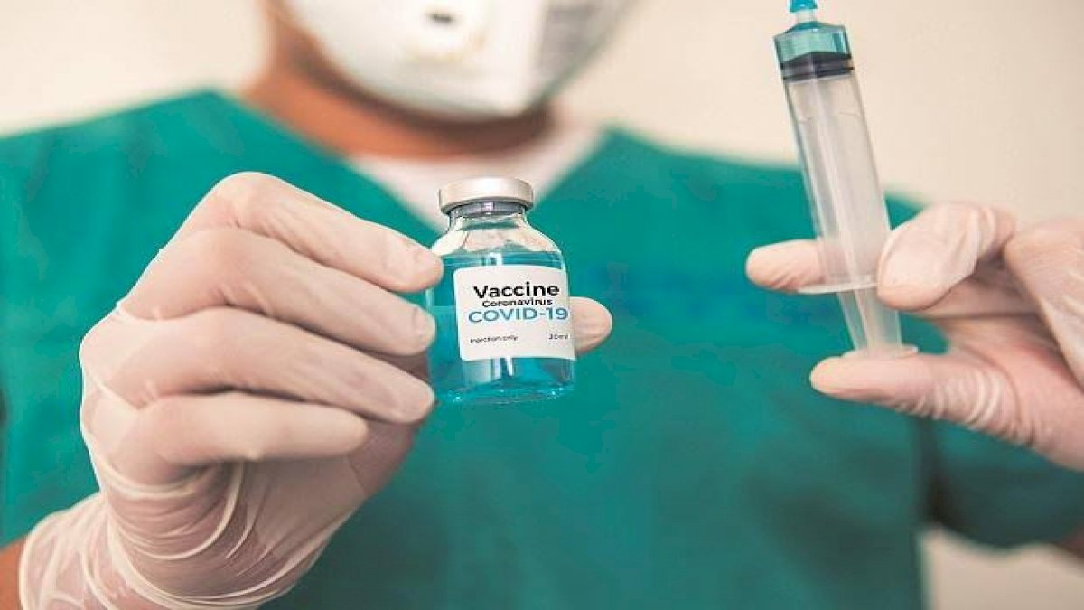 पहले दिन मध्य प्रदेश में 15 हज़ार लोगों को लगेगा टीका, सबसे ज़्यादा एक हजार टीके भोपाल में लगेंगे पहले दिन मध्य प्रदेश में 15 हज़ार लोगों को लगेगा टीका, सबसे ज़्यादा एक हजार टीके भोपाल में लगेंगे