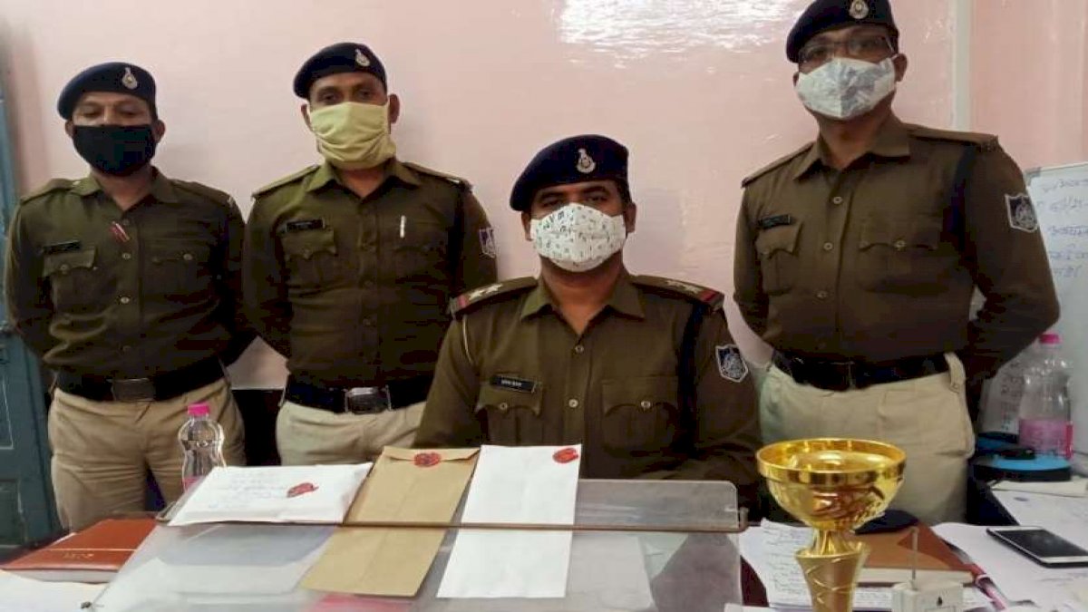 आख़िर पकड़ा गया पुलिस वालों को ठगने वाला जालसाज़ आख़िर पकड़ा गया पुलिस वालों को ठगने वाला जालसाज़