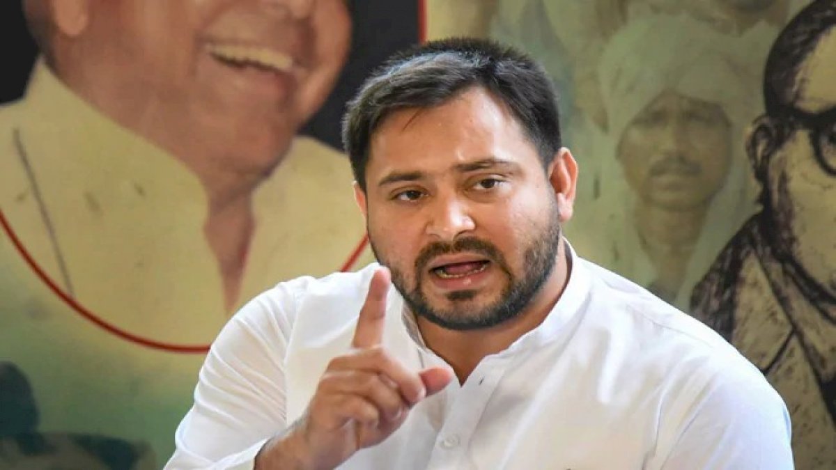 Tejashwi Yadav: नीतीश कुमार कमज़ोर मुख्यमंत्री, बिहार में गाजर-मूली की तरह काटे जा रहे लोग Tejashwi Yadav: नीतीश कुमार कमज़ोर मुख्यमंत्री, बिहार में गाजर-मूली की तरह काटे जा रहे लोग