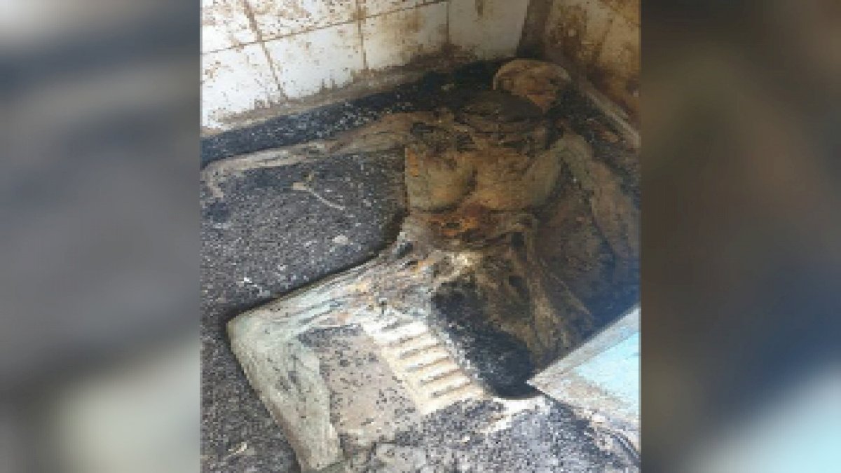 बंद स्कूल के बाथरूम में मिला महीनों पुराना मानव कंकाल बंद स्कूल के बाथरूम में मिला महीनों पुराना मानव कंकाल