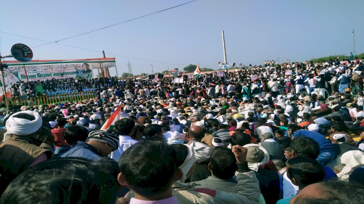 मुरैना: किसान महापंचायत में उमड़ा भारी जन सैलाब, कमल नाथ ने किसानों को समझाया कृषि कानून मुरैना: किसान महापंचायत में उमड़ा भारी जन सैलाब, कमल नाथ ने किसानों को समझाया कृषि कानून