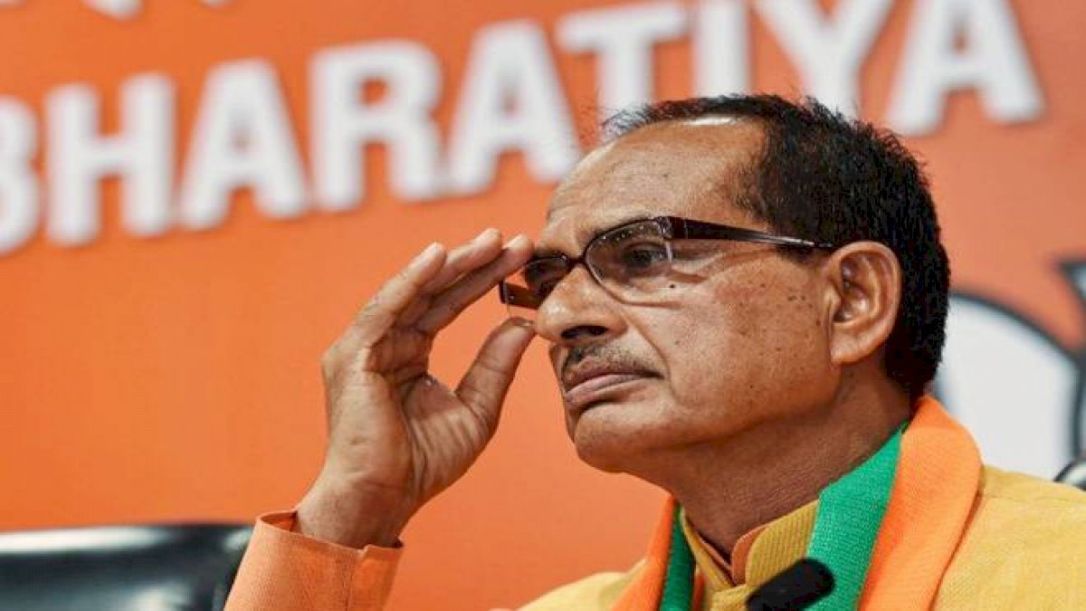 शराब की दुकानें खोलने पर फ़िलहाल फ़ैसला नहीं, गृह मंत्री के बयान पर विवाद के बाद सीएम का डैमेज कंट्रोल शराब की दुकानें खोलने पर फ़िलहाल फ़ैसला नहीं, गृह मंत्री के बयान पर विवाद के बाद सीएम का डैमेज कंट्रोल