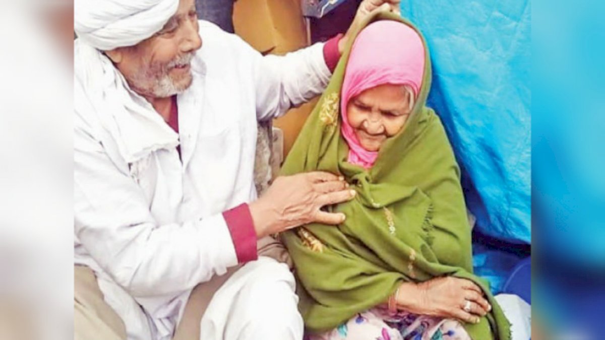 78 साल के पति की फिक्र में किसान आंदोलन पहुंची बुजुर्ग पत्नी, पति से मिलकर आंखें हुई नम 78 साल के पति की फिक्र में किसान आंदोलन पहुंची बुजुर्ग पत्नी, पति से मिलकर आंखें हुई नम
