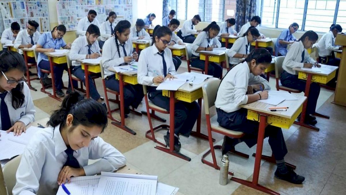 MP Board Exam 2021: परीक्षा पैटर्न में बड़ा बदलाव, OMR शीट में देने होंगे 50 में से 30 सवालों के जवाब MP Board Exam 2021: परीक्षा पैटर्न में बड़ा बदलाव, OMR शीट में देने होंगे 50 में से 30 सवालों के जवाब