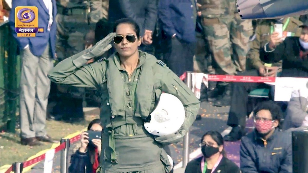गणतंत्र दिवस परेड का हिस्सा बनने वाली इंडियन एयरफोर्स की पहली महिला फाइटर पायलट बनीं भावना कांत गणतंत्र दिवस परेड का हिस्सा बनने वाली इंडियन एयरफोर्स की पहली महिला फाइटर पायलट बनीं भावना कांत