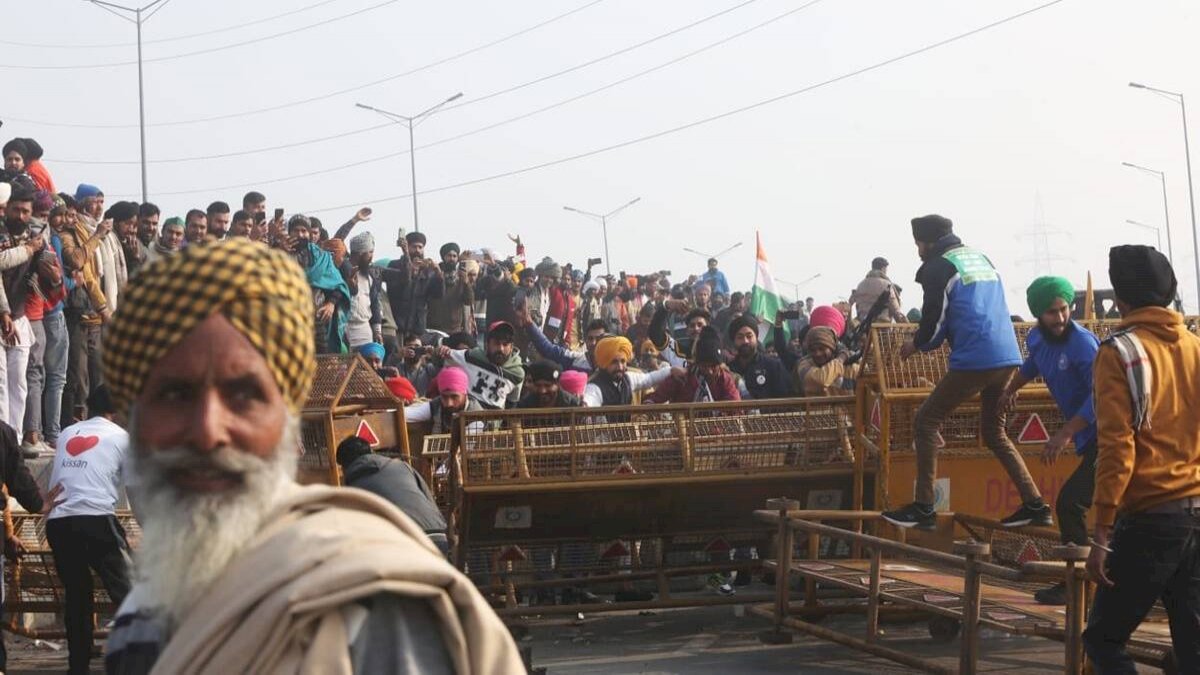 दिल्ली में दर्ज FIR में दर्शन पाल, राकेश टिकैत समेत 37 किसान नेताओं के नाम दिल्ली में दर्ज FIR में दर्शन पाल, राकेश टिकैत समेत 37 किसान नेताओं के नाम
