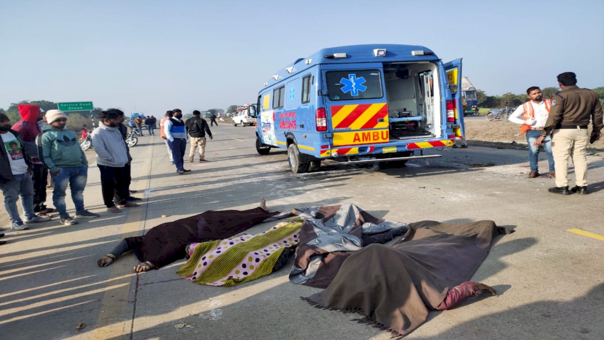 Rajgarh Accident: पचोर में ट्रक और कार में भिडंत, 4 लोगों की मौत, 7 गंभीर घायल Rajgarh Accident: पचोर में ट्रक और कार में भिडंत, 4 लोगों की मौत, 7 गंभीर घायल