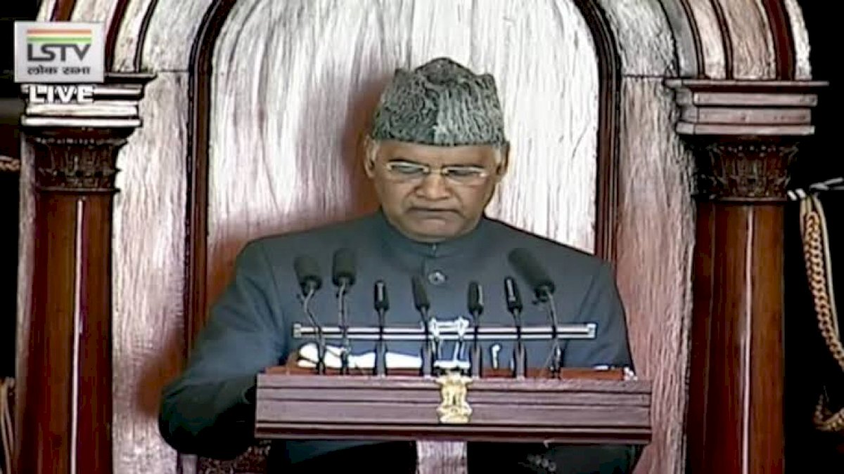 राष्ट्रपति रामनाथ कोविंद ने कहा, गणतंत्र दिवस पर तिरंगे का अपमान दुर्भाग्यपूर्ण राष्ट्रपति रामनाथ कोविंद ने कहा, गणतंत्र दिवस पर तिरंगे का अपमान दुर्भाग्यपूर्ण