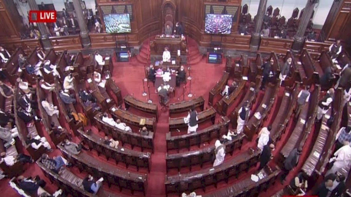 किसानों के मुद्दे पर राज्यसभा में हंगामा, विपक्ष की नारेबाज़ी के बीच सदन की कार्यवाही स्थगित किसानों के मुद्दे पर राज्यसभा में हंगामा, विपक्ष की नारेबाज़ी के बीच सदन की कार्यवाही स्थगित