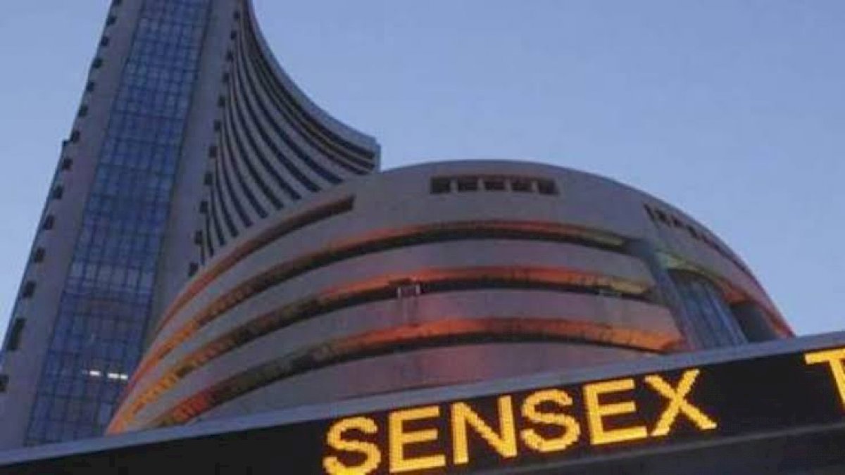 बजट से बाज़ार में आयी हरियाली, 12 दिनों में दूसरी बार सेंसेक्स 50 हजार के पार बजट से बाज़ार में आयी हरियाली, 12 दिनों में दूसरी बार सेंसेक्स 50 हजार के पार