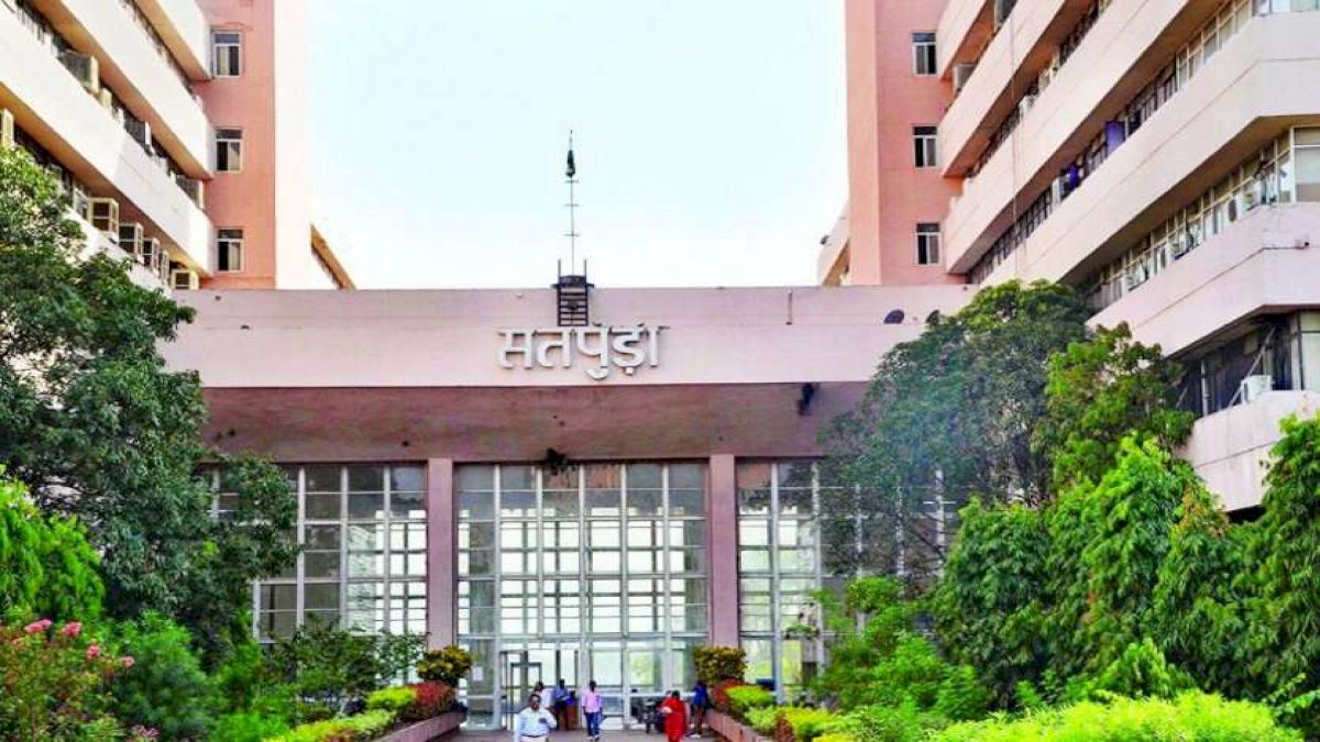 लोकायुक्त पुलिस ने आयुष विभाग के क्लर्क को 80 हजार की रिश्वत लेते किया गिरफ्तार लोकायुक्त पुलिस ने आयुष विभाग के क्लर्क को 80 हजार की रिश्वत लेते किया गिरफ्तार