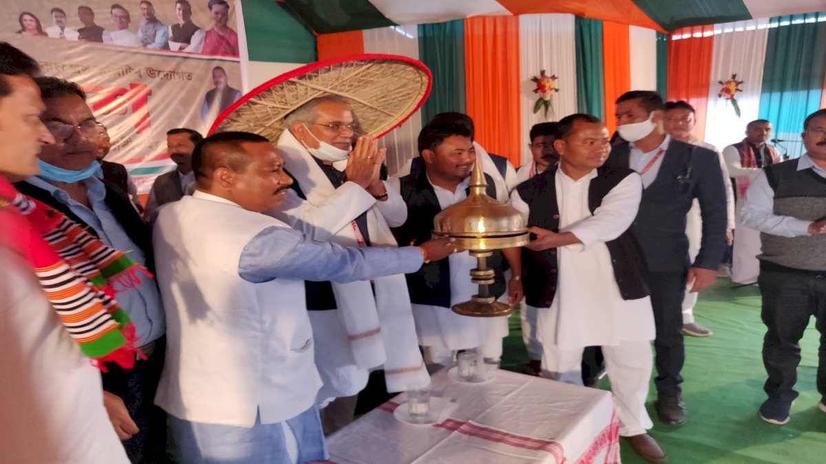 छत्तीसगढ़ में लघु वनोपज आधारित उद्योगों को बढ़ावा देने की कोशिश, सीएम बघेल का निवेशकों को न्योता छत्तीसगढ़ में लघु वनोपज आधारित उद्योगों को बढ़ावा देने की कोशिश, सीएम बघेल का निवेशकों को न्योता