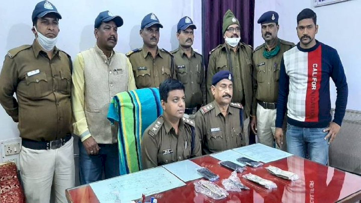 पत्नी ने पति के मर्डर का बनाया फुल-प्रूफ प्लान, किसी तरह बच निकला पति पत्नी ने पति के मर्डर का बनाया फुल-प्रूफ प्लान, किसी तरह बच निकला पति