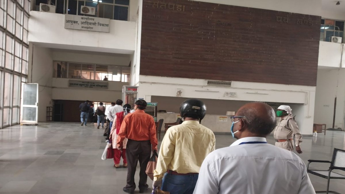 कोरोना संक्रमित मरीज मिलने पर सील नहीं किए जाएंगे दफ्तर, सैनेटाइजेशन के बाद जारी रहेगा काम कोरोना संक्रमित मरीज मिलने पर सील नहीं किए जाएंगे दफ्तर, सैनेटाइजेशन के बाद जारी रहेगा काम
