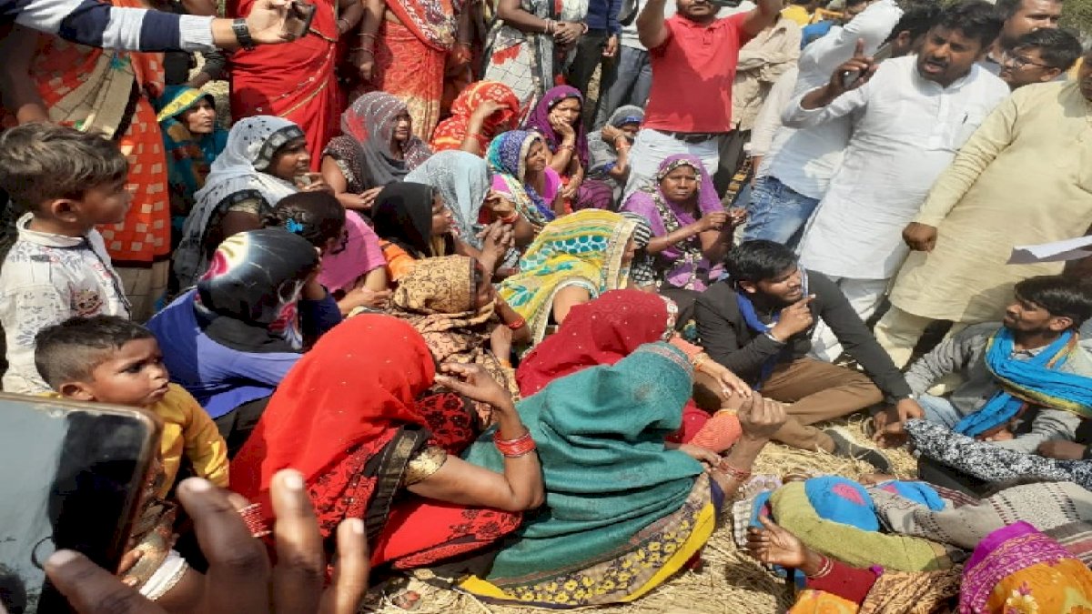 उन्नाव केस में नया मोड़, हत्या का केस दर्ज, परिजनों ने की SIT जांच की मांग उन्नाव केस में नया मोड़, हत्या का केस दर्ज, परिजनों ने की SIT जांच की मांग