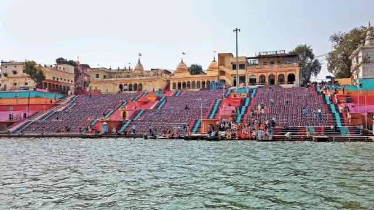 नर्मदा जयंती पर ग्वारीघाट में स्नान के लिए विशेष इंतज़ाम, घाटों पर भंडारे के आयोजन पर रोक नर्मदा जयंती पर ग्वारीघाट में स्नान के लिए विशेष इंतज़ाम, घाटों पर भंडारे के आयोजन पर रोक