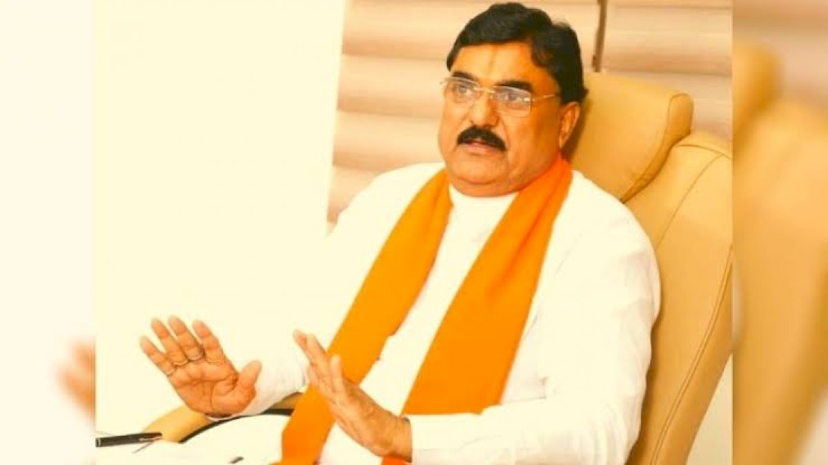 एमपी में ये क्या हो रहा है, अवैध खनन के ख़िलाफ़ मंत्री की शिकायत भी क्यों नहीं सुनते अफ़सर एमपी में ये क्या हो रहा है, अवैध खनन के ख़िलाफ़ मंत्री की शिकायत भी क्यों नहीं सुनते अफ़सर