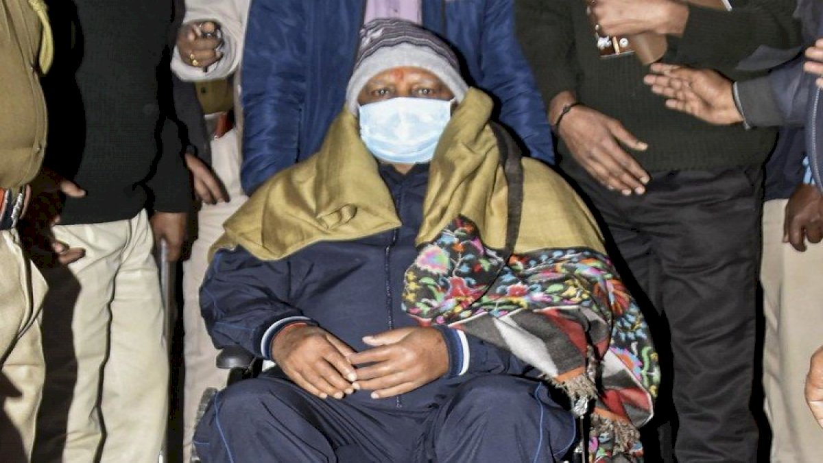 लालू यादव की ज़मानत याचिका खारिज, हाईकोर्ट ने नहीं मानी आधी सज़ा काटने की दलील लालू यादव की ज़मानत याचिका खारिज, हाईकोर्ट ने नहीं मानी आधी सज़ा काटने की दलील