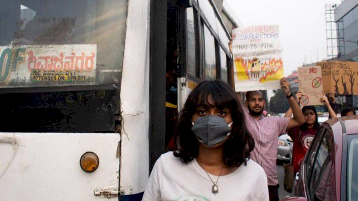 दिशा रवि को 3 दिन की न्यायिक हिरासत, दिल्ली पुलिस ने कहा 22 तारीख़ को चाहिए कस्टडी दिशा रवि को 3 दिन की न्यायिक हिरासत, दिल्ली पुलिस ने कहा 22 तारीख़ को चाहिए कस्टडी