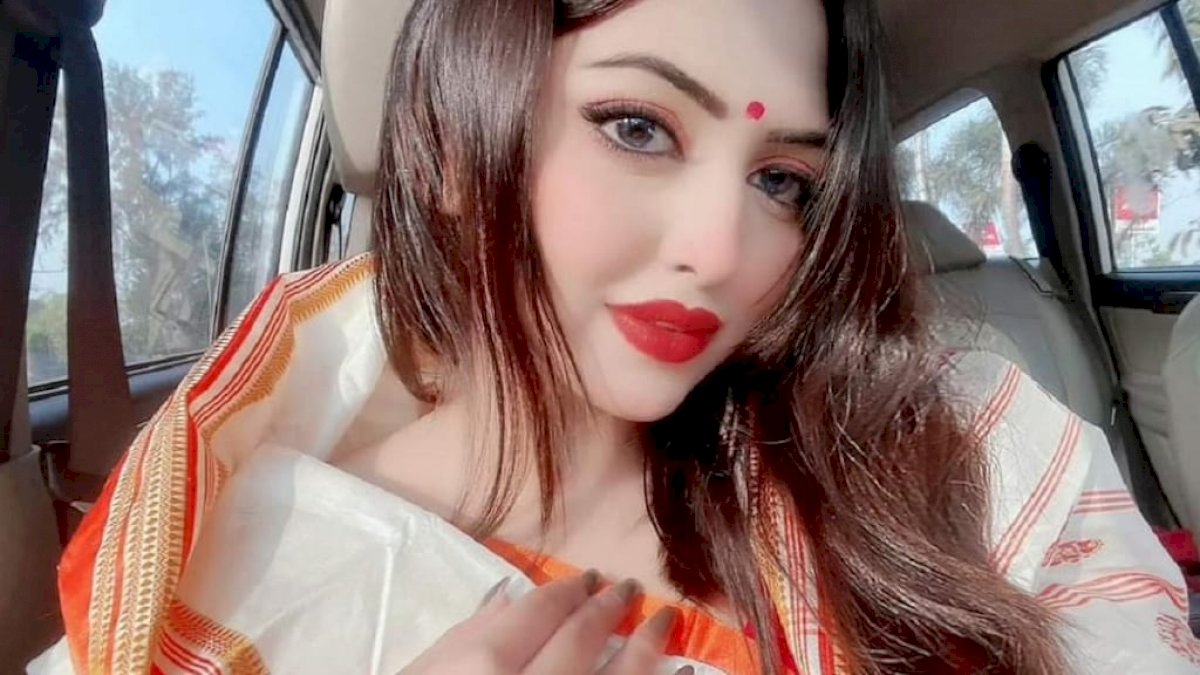 बीजेपी नेता पामेला के पास मिली लाखों की कोकीन, पुलिस ने किया गिरफ्तार बीजेपी नेता पामेला के पास मिली लाखों की कोकीन, पुलिस ने किया गिरफ्तार