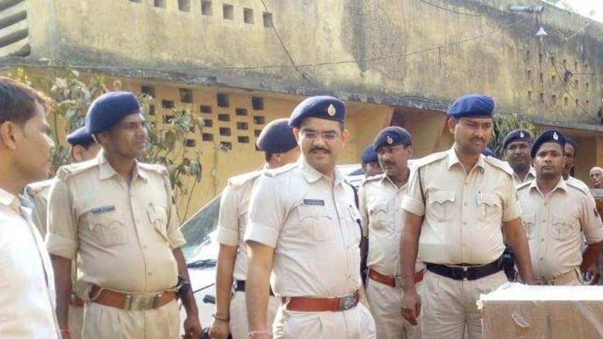 बिहार में वर्दी और भर्ती के बाद अब बॉडीगार्ड घोटाला, CAG रिपोर्ट में बड़ा खुलासा बिहार में वर्दी और भर्ती के बाद अब बॉडीगार्ड घोटाला, CAG रिपोर्ट में बड़ा खुलासा