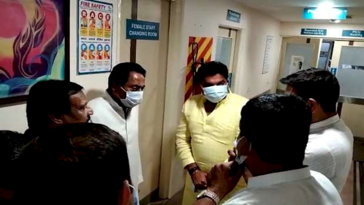 कमलनाथ, जीतू पटवारी और सज्जन सिंह वर्मा बाल-बाल बचे, अचानक गिरी अस्पताल की लिफ्ट कमलनाथ, जीतू पटवारी और सज्जन सिंह वर्मा बाल-बाल बचे, अचानक गिरी अस्पताल की लिफ्ट