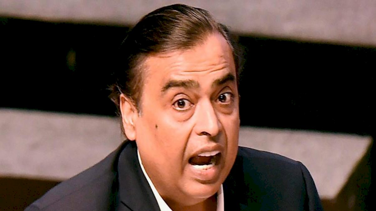 मुकेश अंबानी की कंपनी रिलायंस को झटका, सुप्रीम कोर्ट ने फ्यूचर ग्रुप के साथ डील पर लगाई रोक मुकेश अंबानी की कंपनी रिलायंस को झटका, सुप्रीम कोर्ट ने फ्यूचर ग्रुप के साथ डील पर लगाई रोक