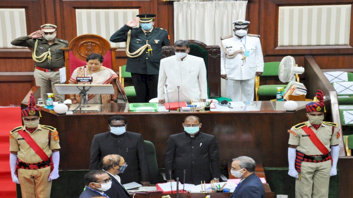 छत्तीसगढ़ विधान सभा का बजट सत्र शुरू, राज्यपाल के अभिभाषण में सरकार के अच्छे कामों का ब्योरा छत्तीसगढ़ विधान सभा का बजट सत्र शुरू, राज्यपाल के अभिभाषण में सरकार के अच्छे कामों का ब्योरा