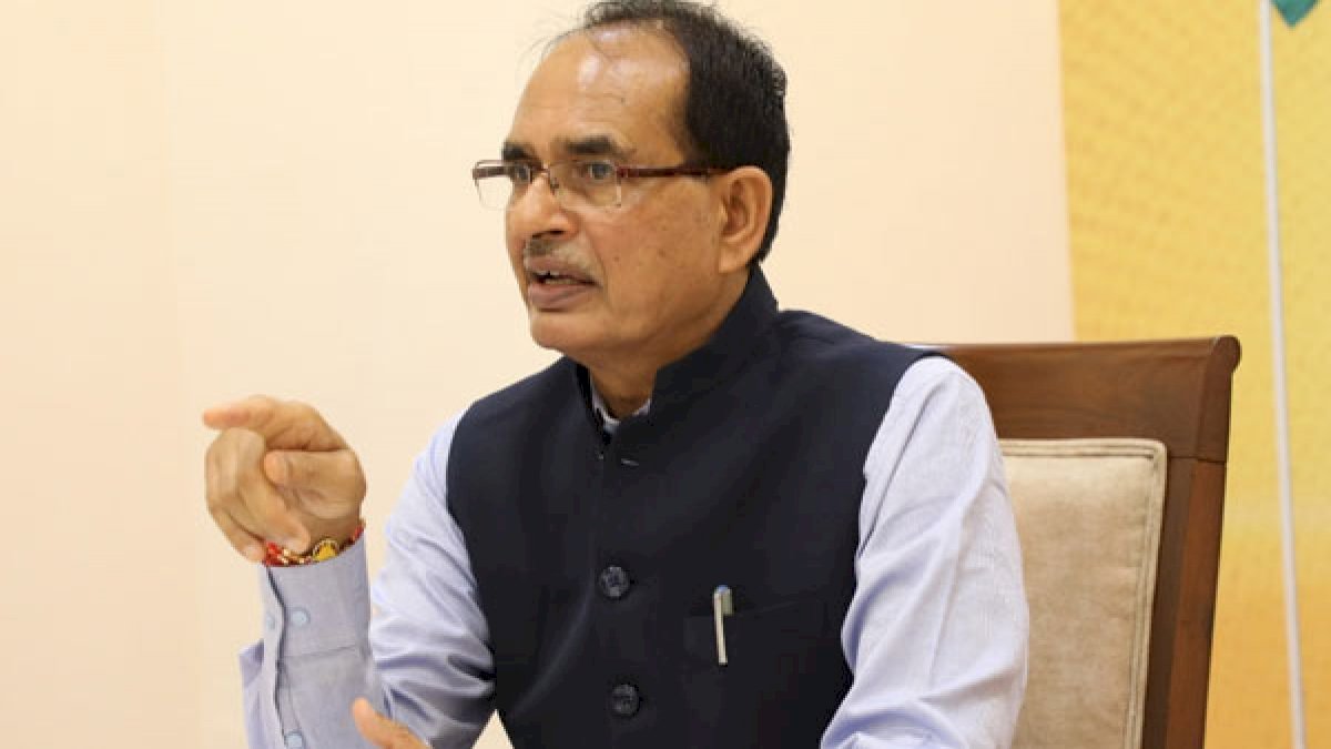 मध्य प्रदेश में मास्क पहनना फिर हुआ अनिवार्य, महाराष्ट्र से आने वाले लोगों की होगी कोरोना जांच मध्य प्रदेश में मास्क पहनना फिर हुआ अनिवार्य, महाराष्ट्र से आने वाले लोगों की होगी कोरोना जांच