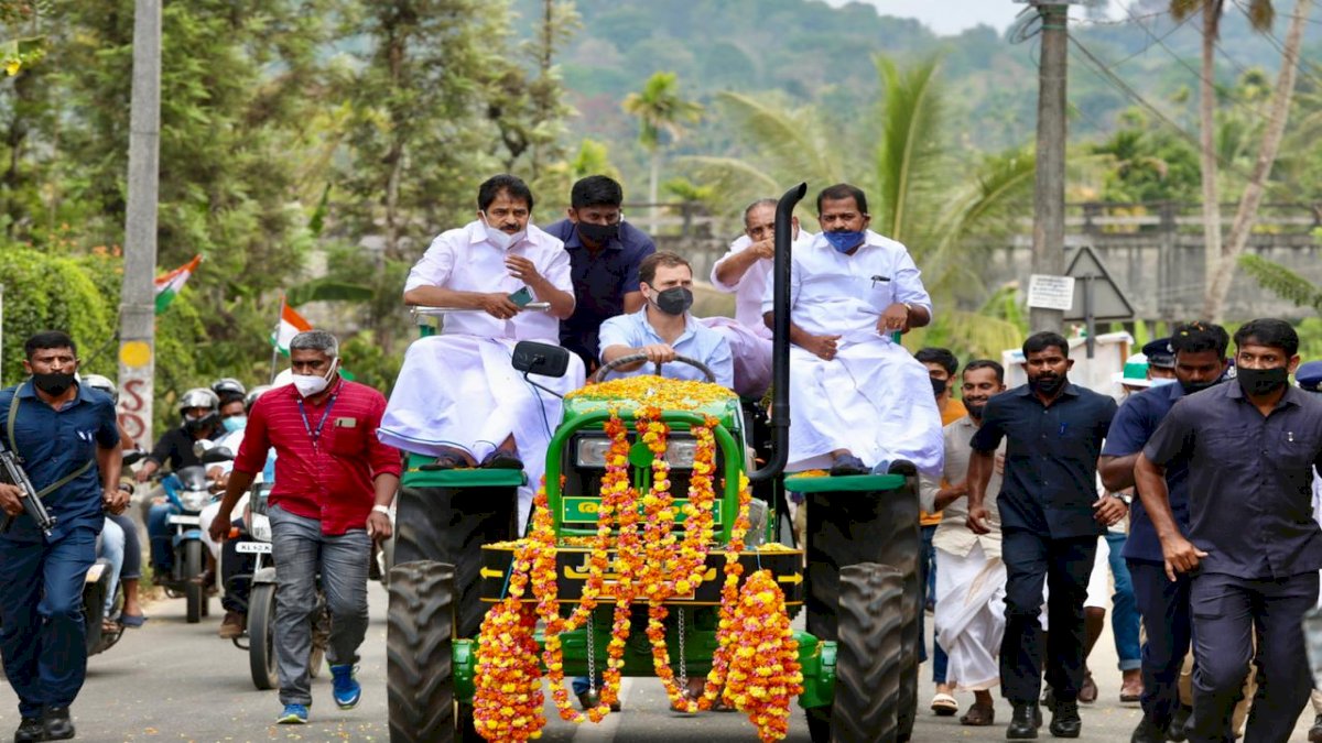 वायनाड: किसानों के समर्थन में राहुल गांधी ने थामा ट्रैक्टर का स्टेयरिंग, केंद्र पर जमकर बरसे वायनाड: किसानों के समर्थन में राहुल गांधी ने थामा ट्रैक्टर का स्टेयरिंग, केंद्र पर जमकर बरसे