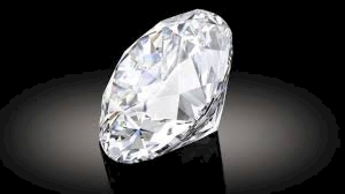 पन्ना की खदान में मजदूरों की क़िस्मत चमकी, मिले 35 लाख के हीरे पन्ना की खदान में मजदूरों की क़िस्मत चमकी, मिले 35 लाख के हीरे